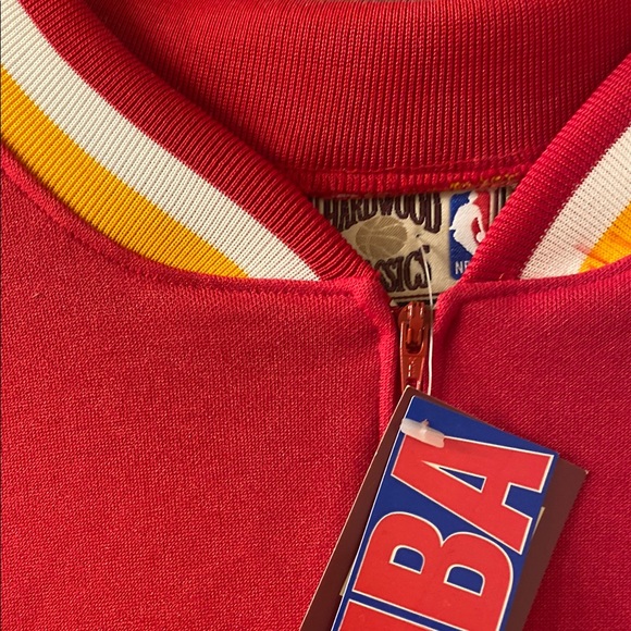 NBA Red Jersey with Yellow and White Details Warm up Atlanta Hawks Throwback - Picture 3 of 3
